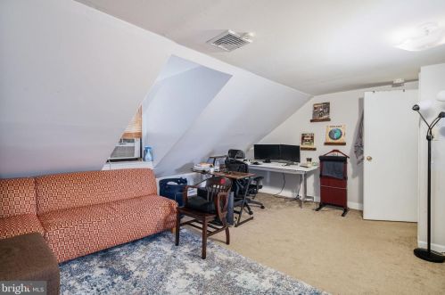 922 4 St, Philadelphia PA 19147-4104 exterior