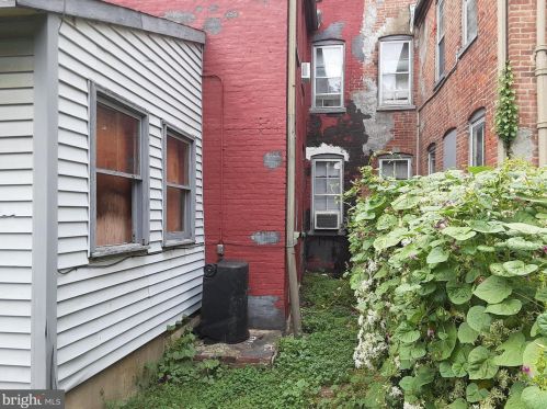 518 Manor St, Lancaster PA 17603-5215 exterior