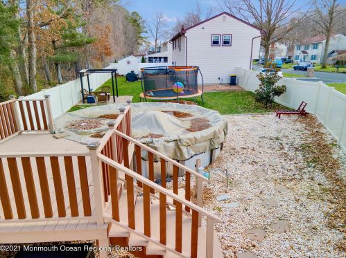 24 Sherwood Ln, Old Bridge NJ 08857-1635 exterior