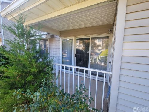 516 Edpas Rd, New Brunswick NJ 08901-3808 exterior