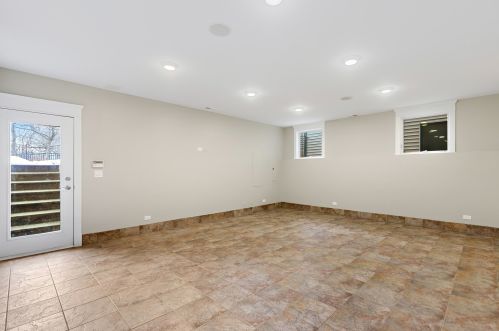 4142 Rockwell St, Chicago IL 60647-5218 exterior