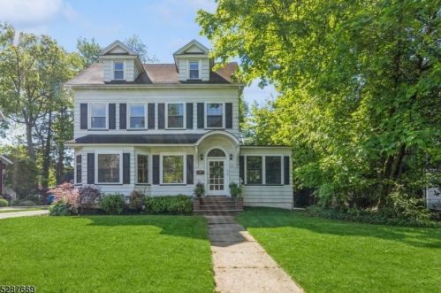 614 Raymond St, Westfield, NJ 07090-2407