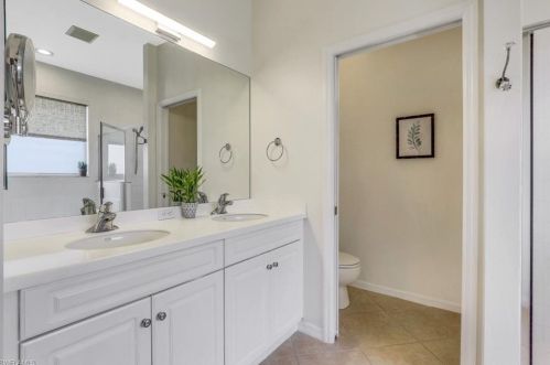 8392 Laurel Lk Blvd, Naples FL 34119-9794 exterior