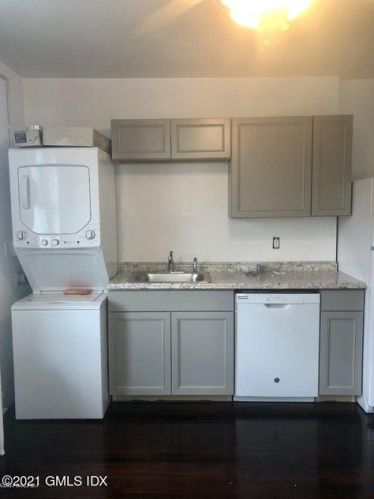 57 Alexander St, Greenwich CT 06830-6486 exterior