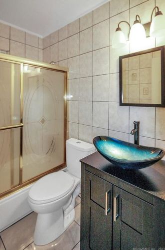 315 Bingham St, New Britain CT 06051-3824 exterior