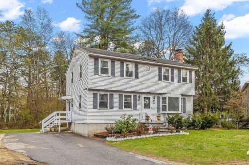 64 Village Rd, Concord, NH 03304-4434