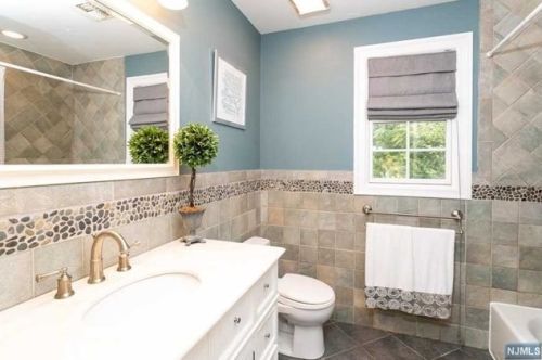 86 Lexington Ave, Cresskill NJ  07626-1216 exterior