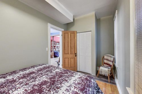 1240 Wolcott Ave, Chicago IL 60622-3883 exterior