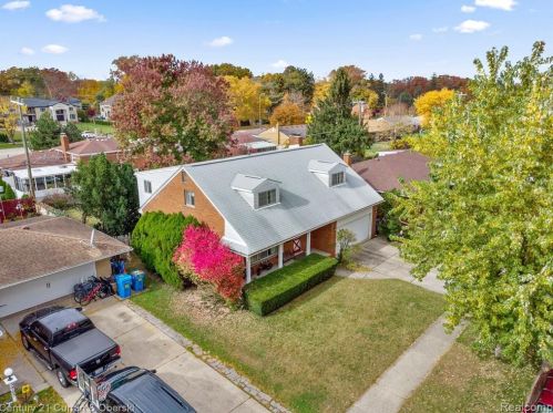 5975 Hubbell St, Dearborn Heights MI 48127-2445 exterior