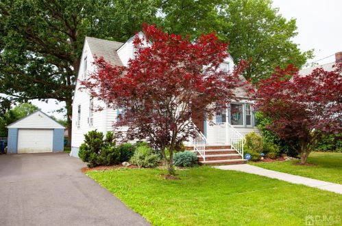 13 Evergreen Ave, Perth Amboy, NJ 08863-1620