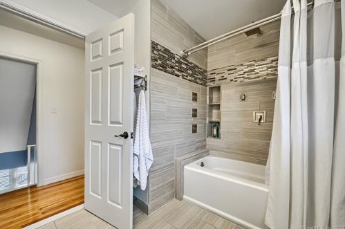 54 Belmont St, New Britain CT 06053-3506 exterior