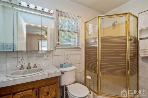 32 Plainfield Ave, Metuchen NJ 08840-1332 exterior