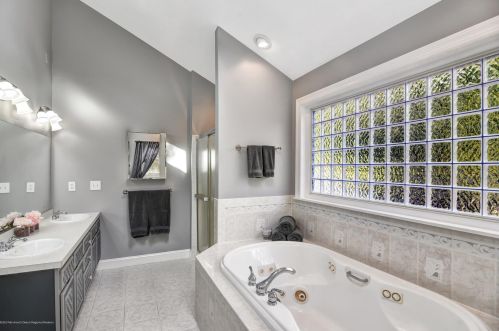 563 Constitution Dr, Jackson Twp NJ 08527-4331 exterior