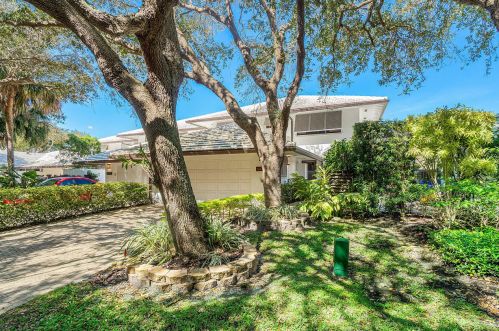 5256 Boca Marina Cir, Boca Raton FL  33487-5247 exterior