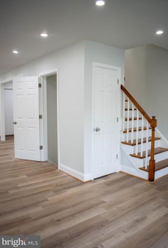 250 Oakwood St, Washington, DC 20032-1721