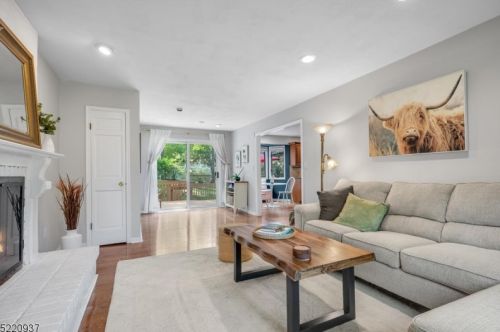 11 Deborah Dr, Morristown NJ 07960-3640 exterior