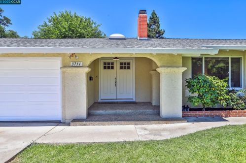 3711 Sierrawood Ct, Concord CA 94519-1423 exterior