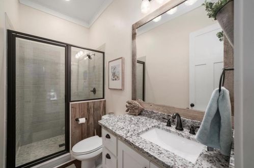 9065 Hayes Dr, Gainesville GA 30506-6206 exterior