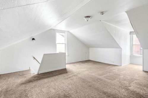 2011 Gregory St, Pittsburgh PA  15203-1641 exterior