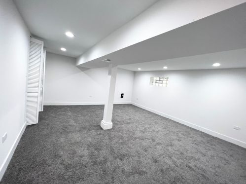 7928 Muskegon Ave, Chicago IL  60617-1423 exterior