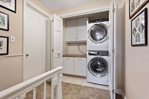 5267 Diversey Blvd, Milwaukee WI 53217-5201 exterior