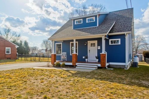 19 Longview Rd, Enfield, CT 06082-4019