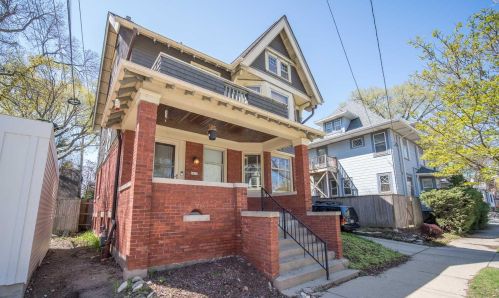 2815 Hartford Ave, Milwaukee, WI 53211-3148