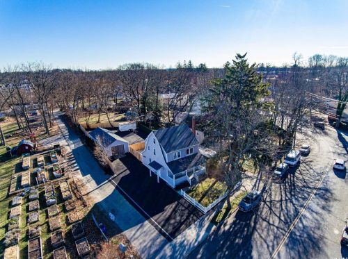 20 Lowndes Ave, Huntington Station NY 11746-1224 exterior