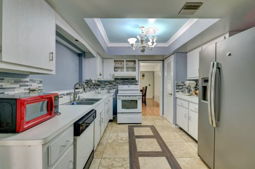 140 Selva Ct, Fort Pierce FL 34983-2020 exterior