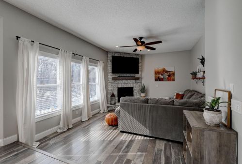 1104 Autumn Dr, Saint Paul MN 55125-8616 exterior