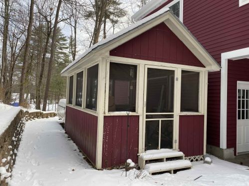 14 Brookwood Dr, Concord NH 03301-1800 exterior