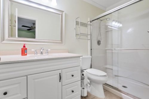 1673 Executive Park Ln, Atlanta GA 30329-3132 exterior