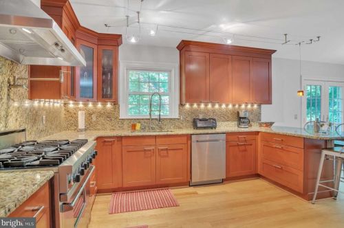 232 Cardamon Dr, Edgewater MD exterior