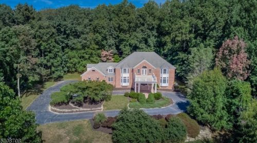 11 Beacon Hl Dr, Chester NJ exterior