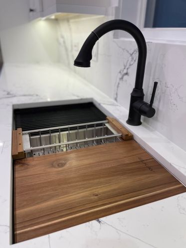 3854 Claremont Ave, Chicago IL 60618-3820 exterior