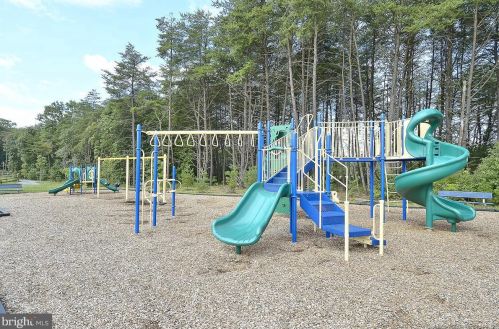 7417 Macon Dr, Glen Burnie MD 21060-8387 exterior