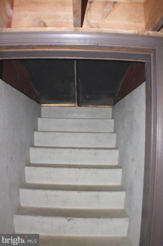 1037 Bollinger Rd, Littlestown PA 17340-9602 exterior