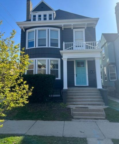 1545 Irving Pl, Milwaukee WI  53202-1459 exterior
