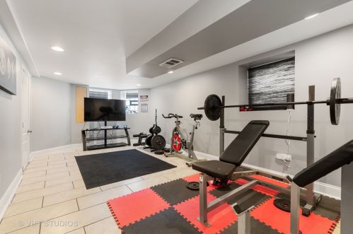 1025 Mayfield Ave, Chicago IL 60638-4404 exterior