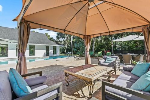 5290 Hawthorn Wood Way, Naples FL 34116-5017 exterior