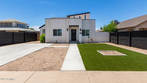 2029 Adams St, Phoenix AZ  85009-5238 exterior