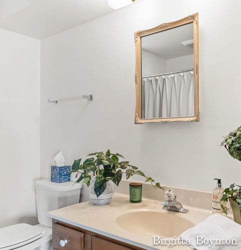 1661 Ruddiman Dr, Meskegon MI 49445-3041 exterior