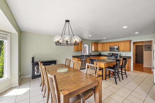 21192 Strawberry Hills Dr, Macomb Township MI 48044-2277 exterior