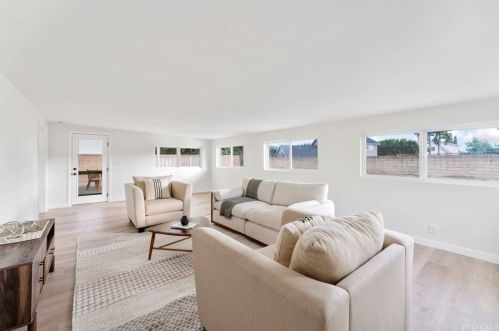 1742 Lance Dr, Tustin CA  92780-5233 exterior