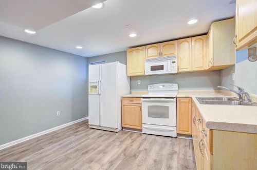 1064 Bell Ave, Glen Burnie MD 21060-6767 exterior