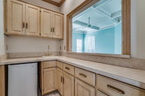 916 Mccoy Dr, Irving TX 75062-8003 exterior