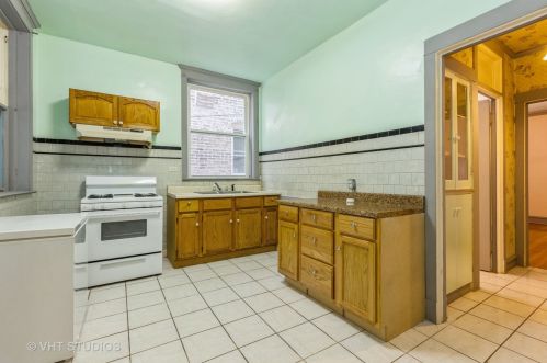 2610 Argyle St, Chicago IL 60625-2738 exterior