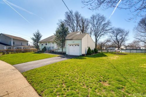 4 Sims Rd, Edison, NJ 08817-3034