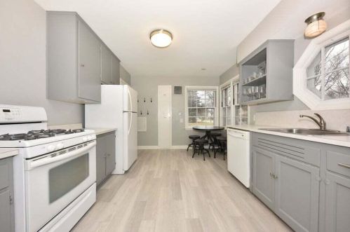 130 Henry Clay St, Milwaukee WI  53217-5518 exterior