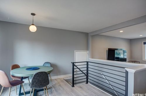 11104 Londonderry Dr, Sandy UT 84070 exterior